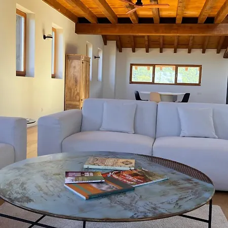 Caserio Bizkar * Aia