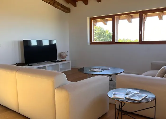 Caserio Bizkar * Aia